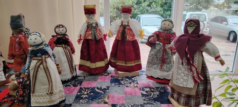 Колорит национальных костюмов